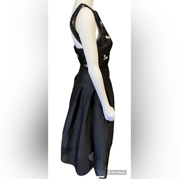 Sachin + Babi Dresses & Skirts - Noir Sachin & Babi Quilted Black Box Pleat Mesh Top Sequin Midi Dress Size 4